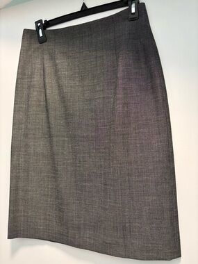 Louben Tailored Gray Pencil Skirt – Classic Workwear Essential